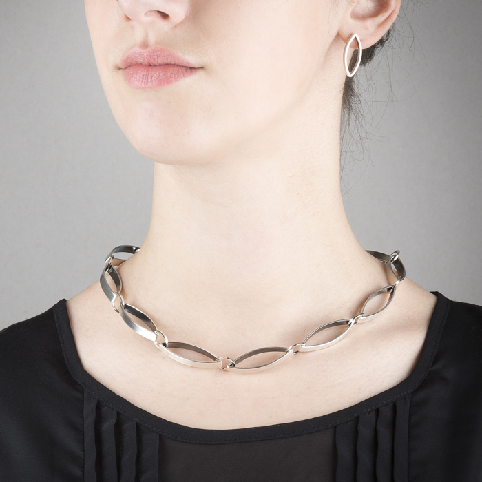Necklace in ethical sterling silver, mat and oxidized. Entirely handmade.