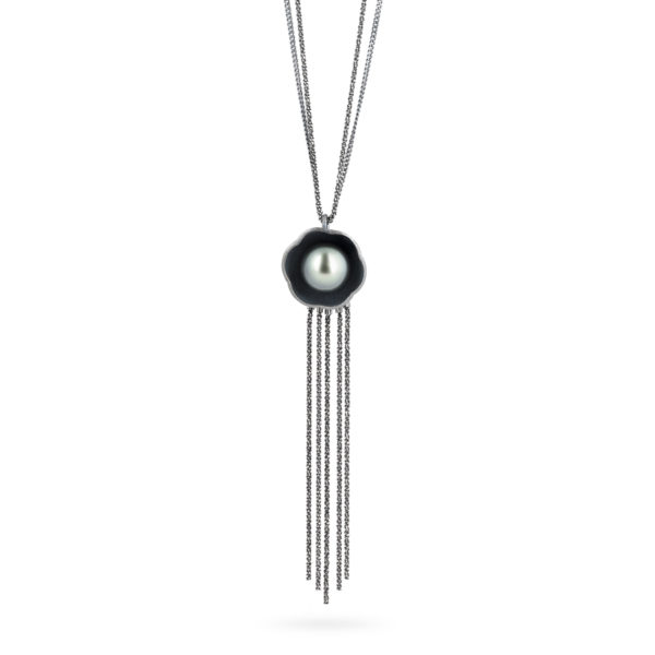 Collier Black Blossom en argent patiné gris, avec perle de Tahiti (ø 10/11 mm)