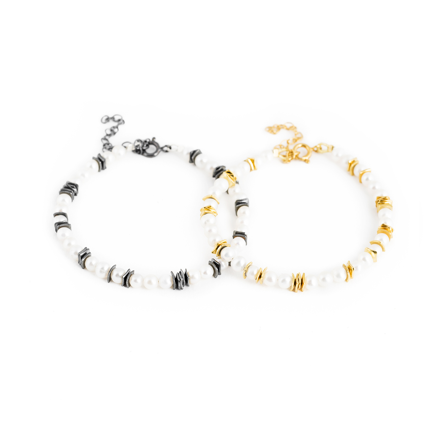 Bracelets en argent noirci ou plaqué or, avec perles de culture